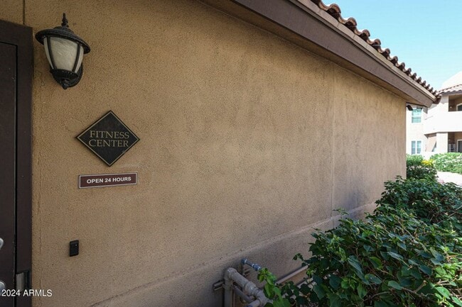 Building Photo - Resort-Style Aventura Condo