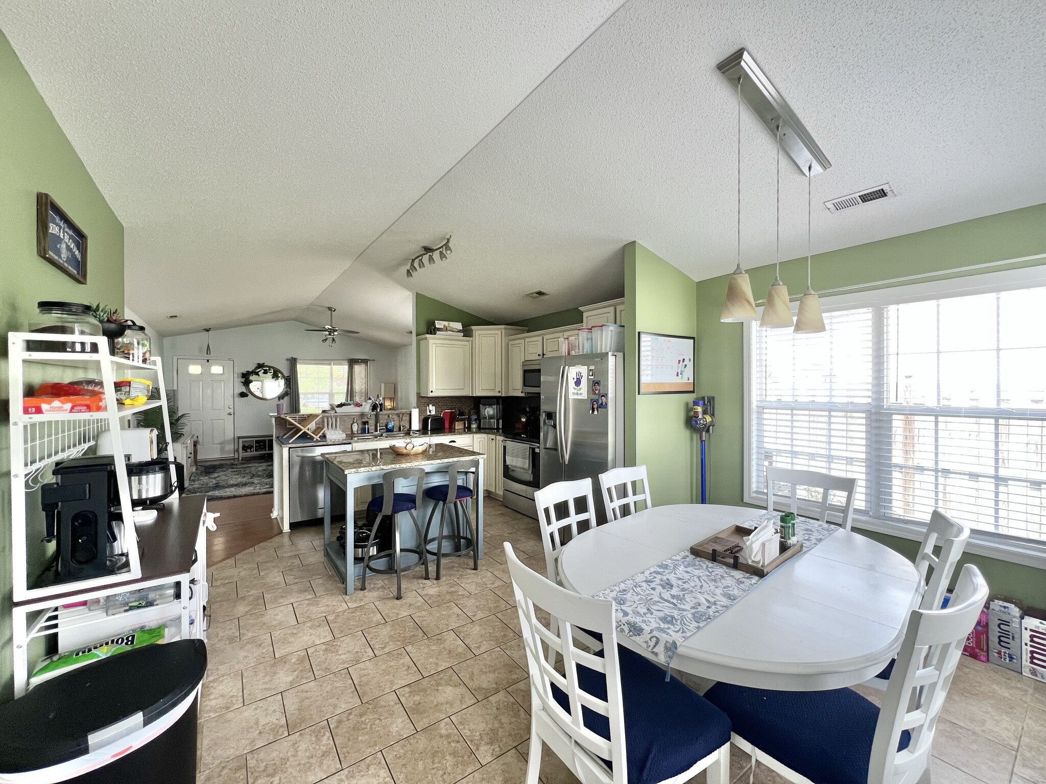 Building Photo - 522 Foxfield Ct