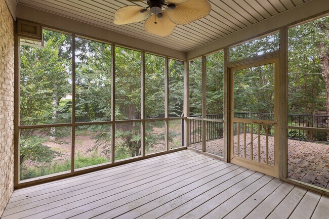 Building Photo - 2021 Hillbrook Cir