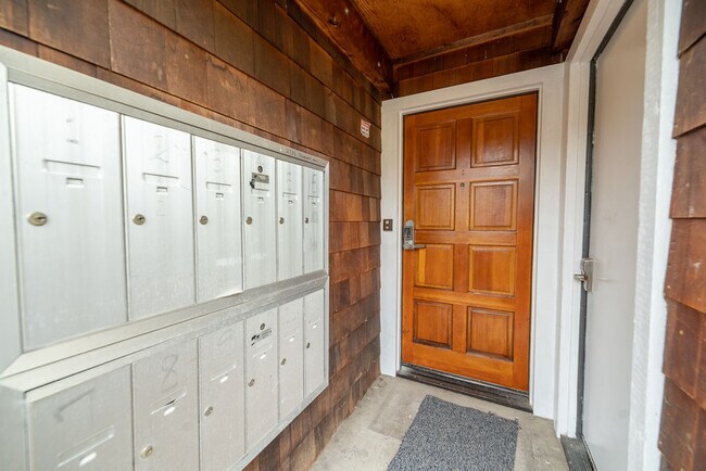 Building Photo - 2731 Durant Ave