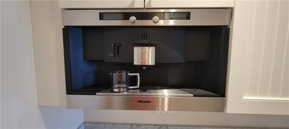 Building Photo - 1 Tower Dr