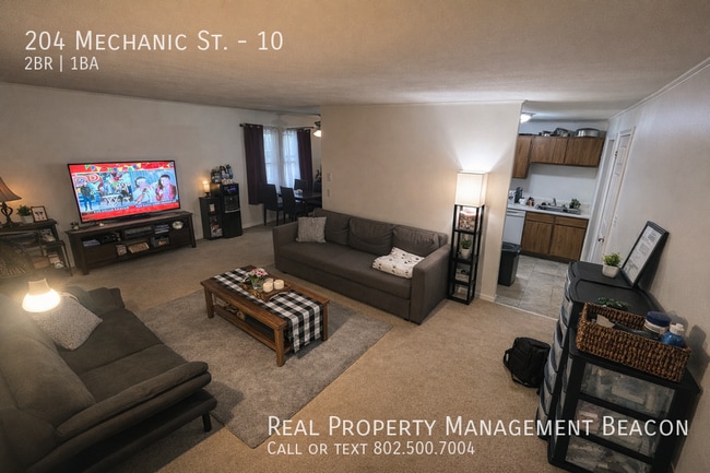 Building Photo - 204 Mechanic St