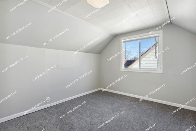 Building Photo - Charming 3-bedroom home on Lauren Ave. in ...