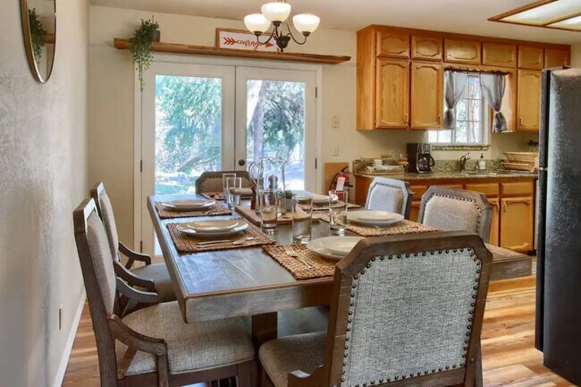 Building Photo - 2410 Coachman Rd