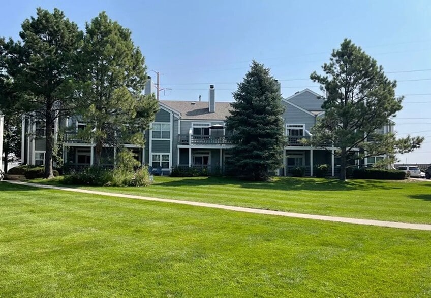 Building Photo - 7466 Singing Hills Dr