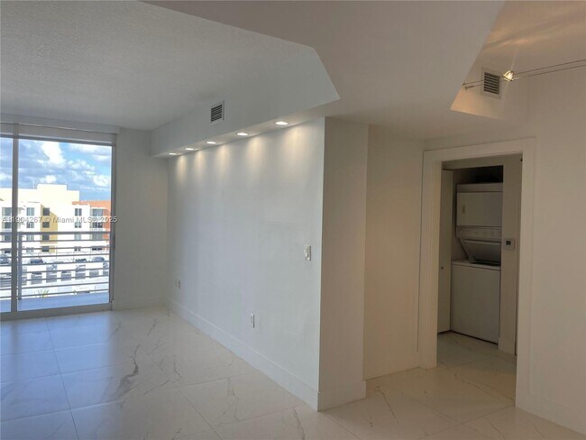 Building Photo - 18800 NE 29th Ave