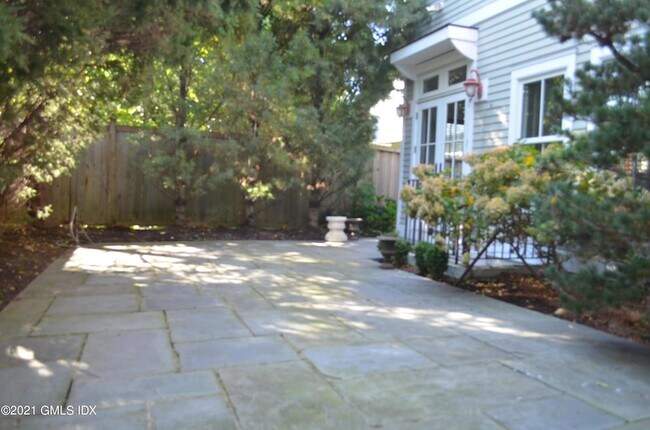 Building Photo - 282 Bruce Park Ave