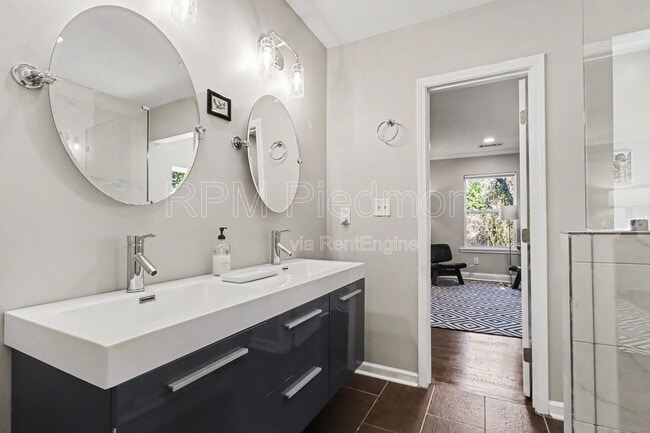 Building Photo - 1360 Smith St SE