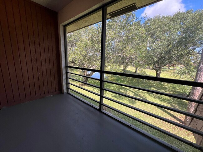 Building Photo - 4175 Oak Terrace Dr