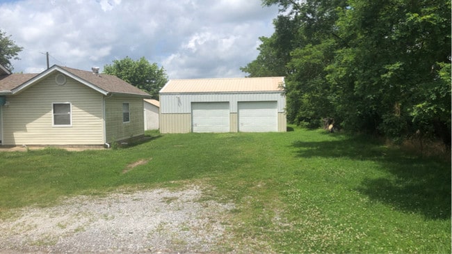 Building Photo - 12875 Galyean Rd