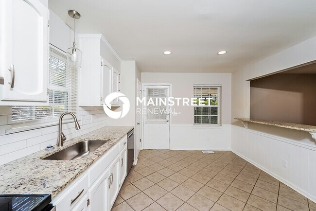 Building Photo - 3 Bedroom Pet-Friendly Home in BIRMINGHAM, AL with Main Street Renewal