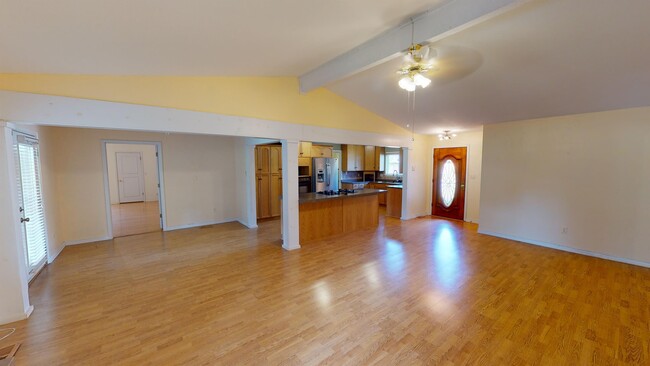 Building Photo - 802 N Juniper St