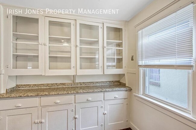 Building Photo - 137 Wilkes Ave