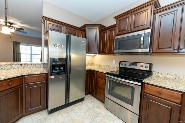 Building Photo - 8838 Hedgewood Ct