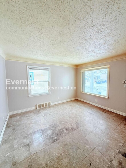 Building Photo - 6901 Heyden St