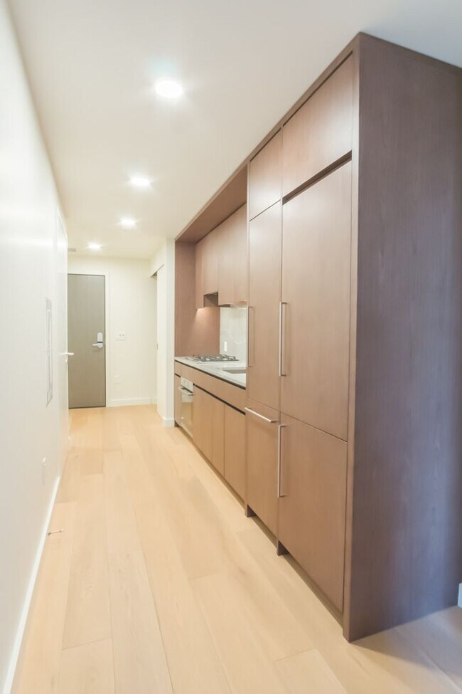 Building Photo - 1Bd/1Ba Seattle Condo