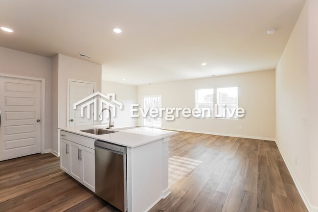 Building Photo - 710 Shoemaker Ln