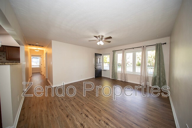 Building Photo - 4821 Vick St