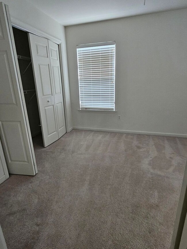 Building Photo - 830 Woodline Dr