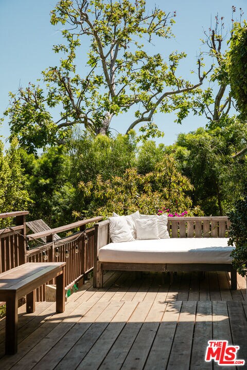 Building Photo - 26237 Fairside Rd