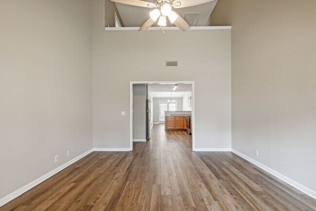 Building Photo - 118 Lancaster Gate Pl