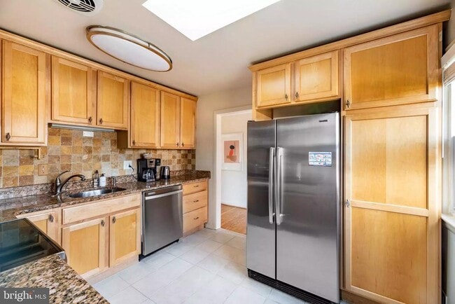 Building Photo - 4706 8th Rd S