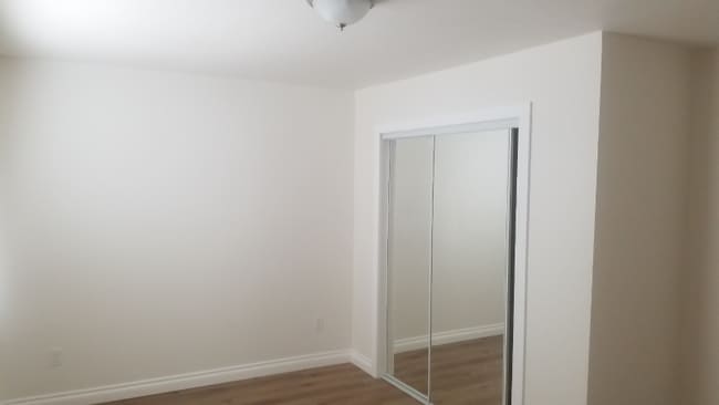 Building Photo - 812 N Main St