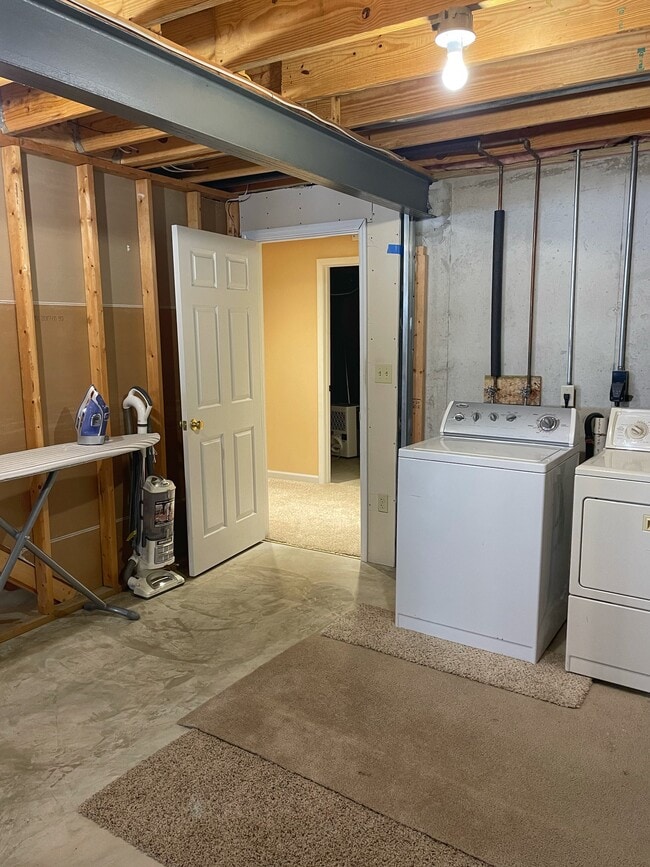 Building Photo - 16 Sea Pines Ct