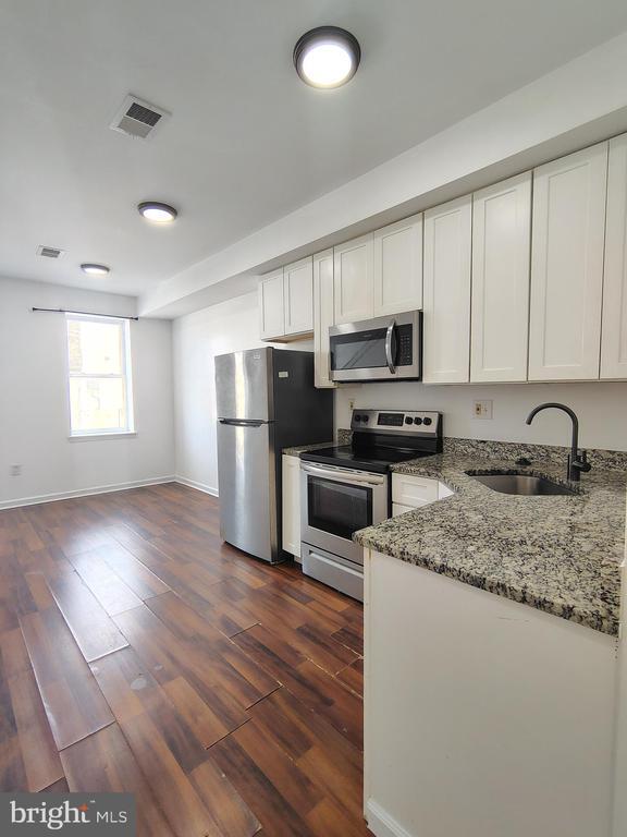 Building Photo - 1321 E Biddle St