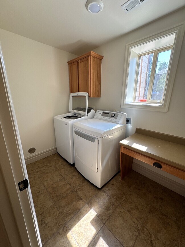 Building Photo - 4190 Blackpool Trail