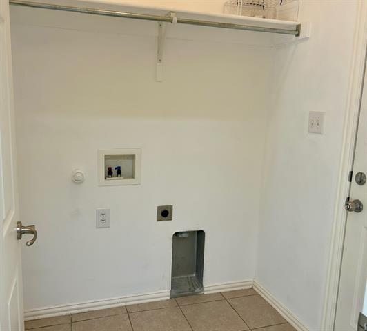 Building Photo - 1610 Poinsettia Blvd