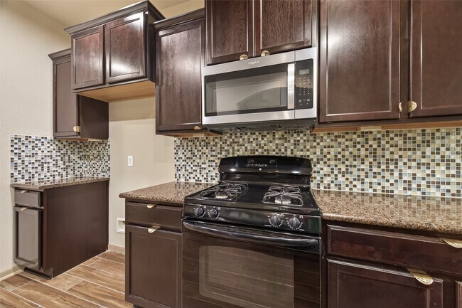 Building Photo - 2510 Shady Falls Ln