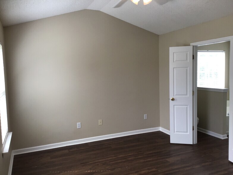 Building Photo - 300 Canvasback Way