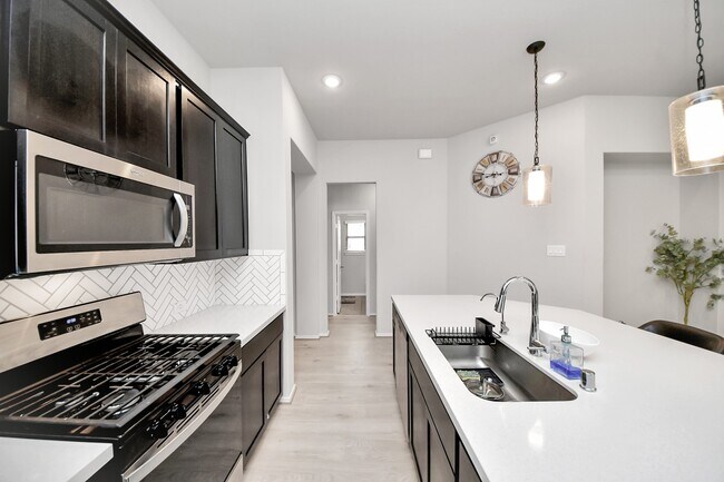 Building Photo - 20755 Sunseed Dr