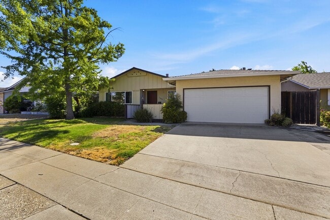 Building Photo - Wow! What a Great Home! Available Now!