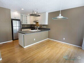 Building Photo - 20630 Willamette Dr