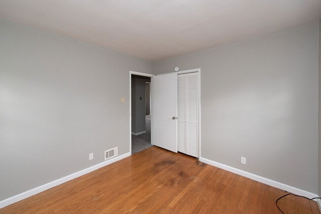 Building Photo - 3031 Irvella Pl