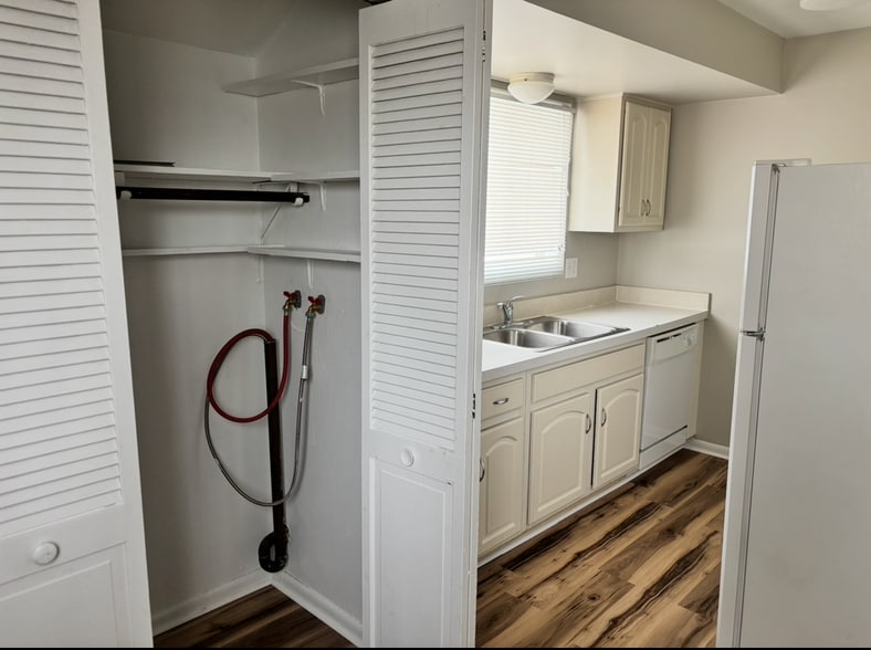 Building Photo - 6332 Norburn Way