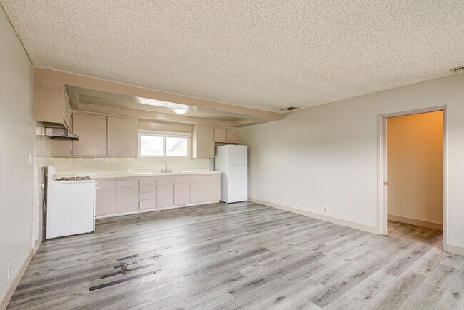 Building Photo - Spruce Ave Residences