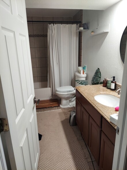 Building Photo - 4019 Maverick Ln