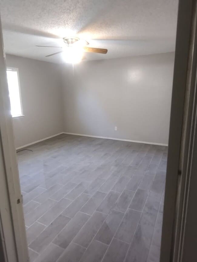 Building Photo - 8322 El Cerrito Dr