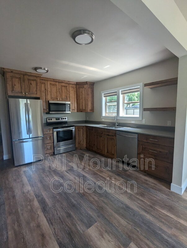 Building Photo - 249 S 400 E