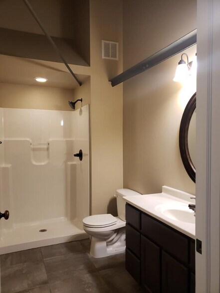 Building Photo - 411 Brady St