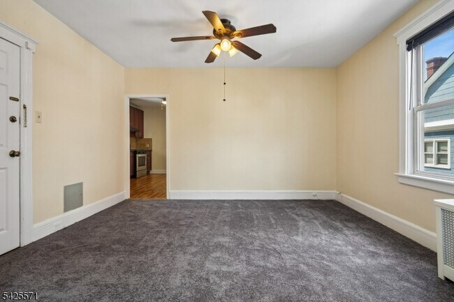 Building Photo - 7 Beekman St