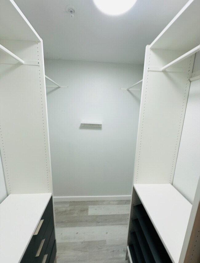 Building Photo - 2400 Feather Sound Dr
