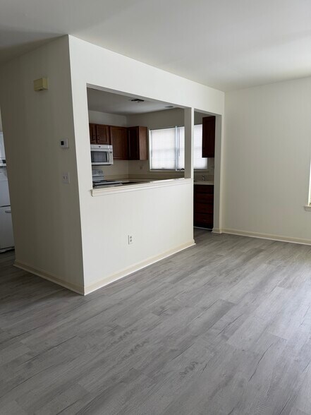 Building Photo - 2115 Wexford Rd