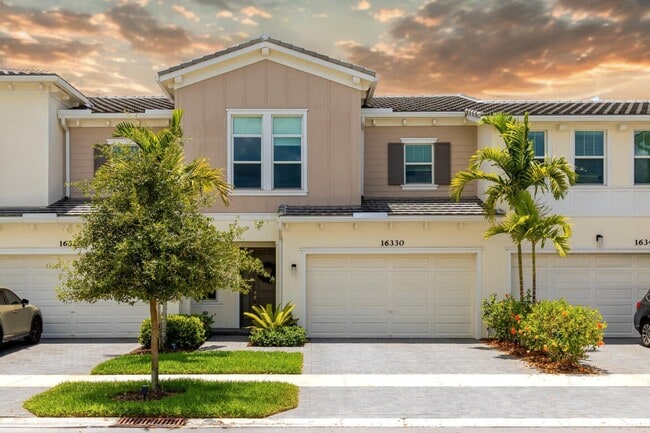 Primary Photo - 16330 Oakview Dr