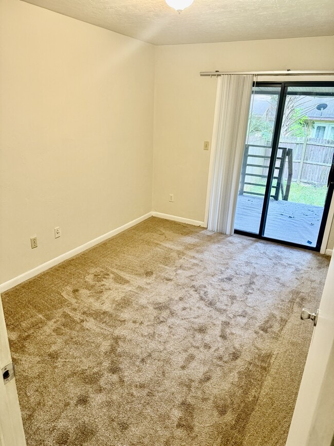 Building Photo - 6745 SW 45th Ave
