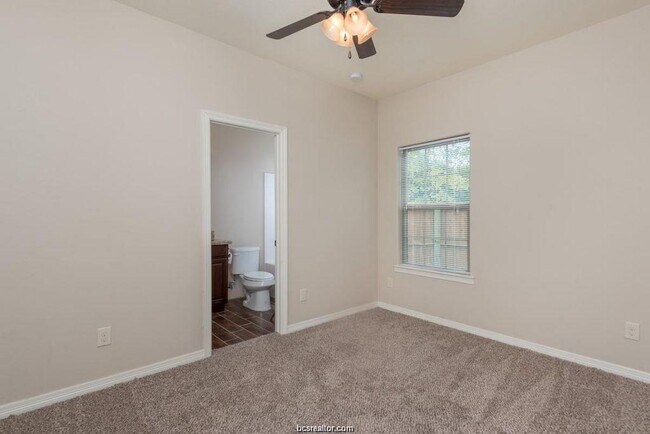 Building Photo - 406 Cooner St