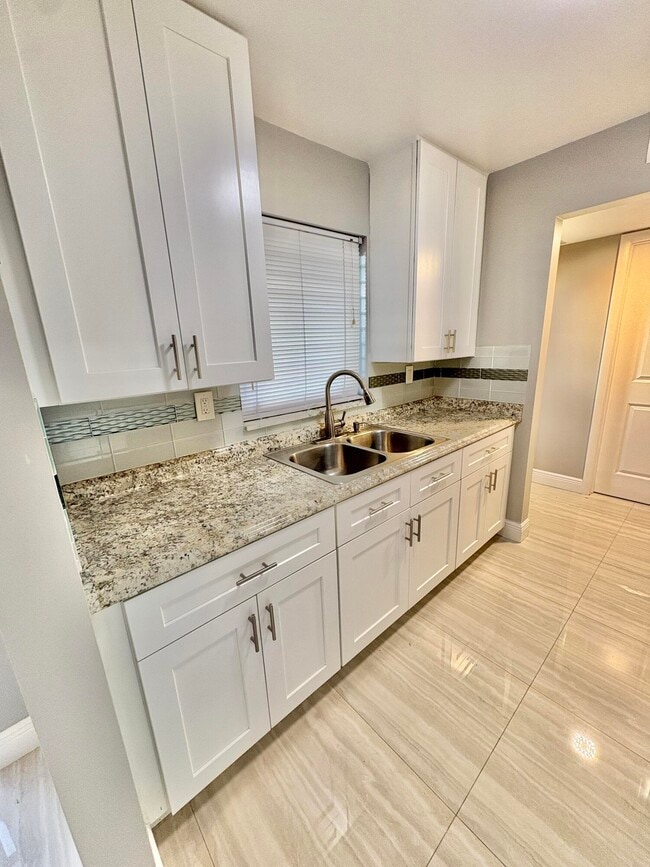 Building Photo - 26 Golfs Edge